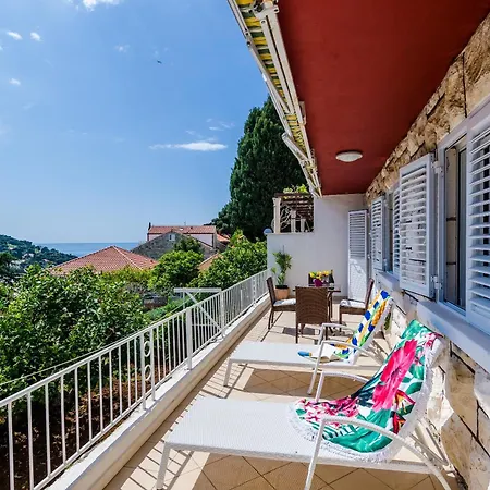 Beautiful Sea View Apartment *