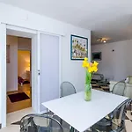 Beautiful Sea View Apartman